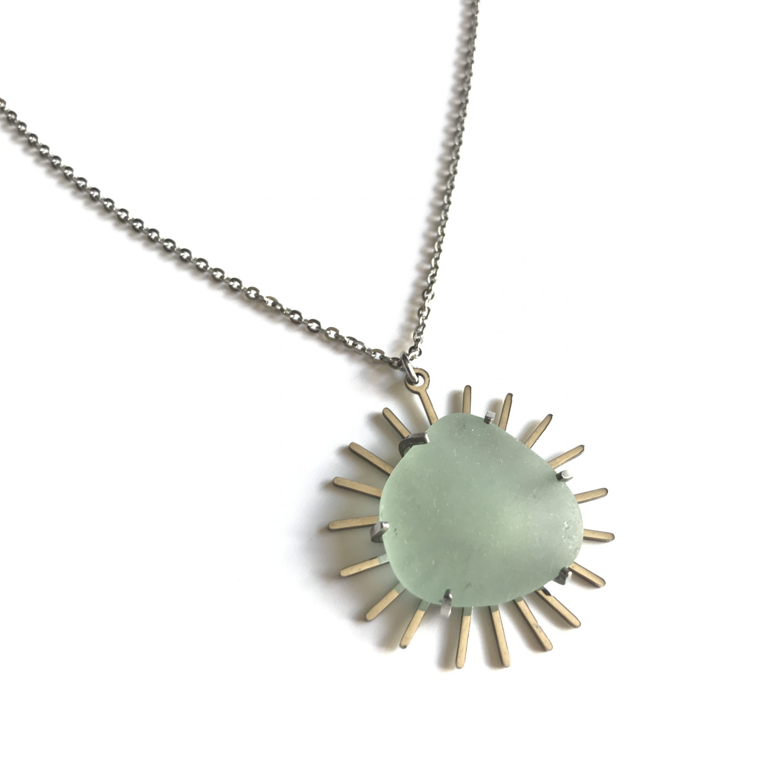 SABLE_VERT_Collier_Pendentif_Soleil_de_mer_en_verre_depoli_IMG_8468