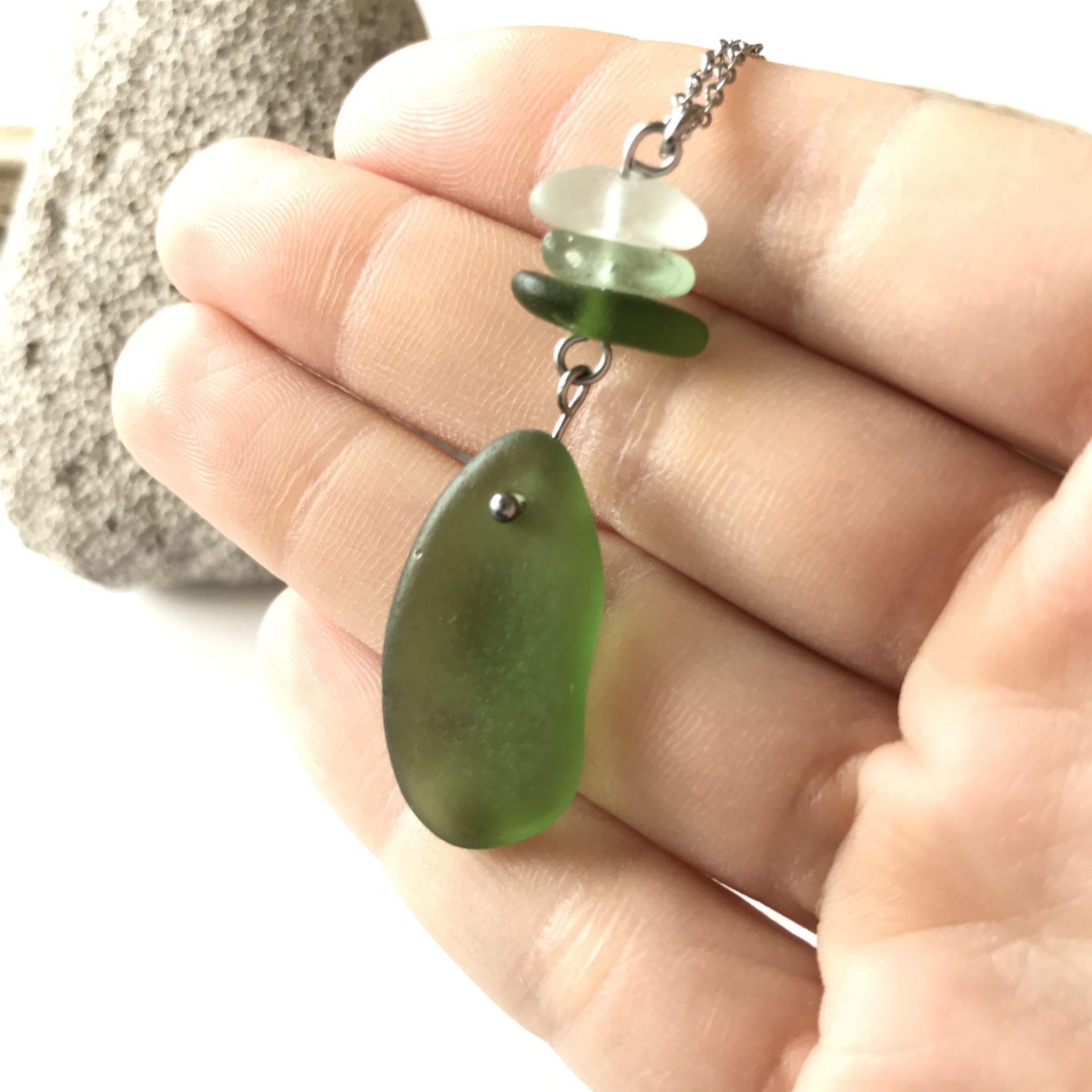 SABLE VERT | Collier PRESQU'ILE - Bijou pendentif écologique en verre des plages - Fabriqué en France Antibes