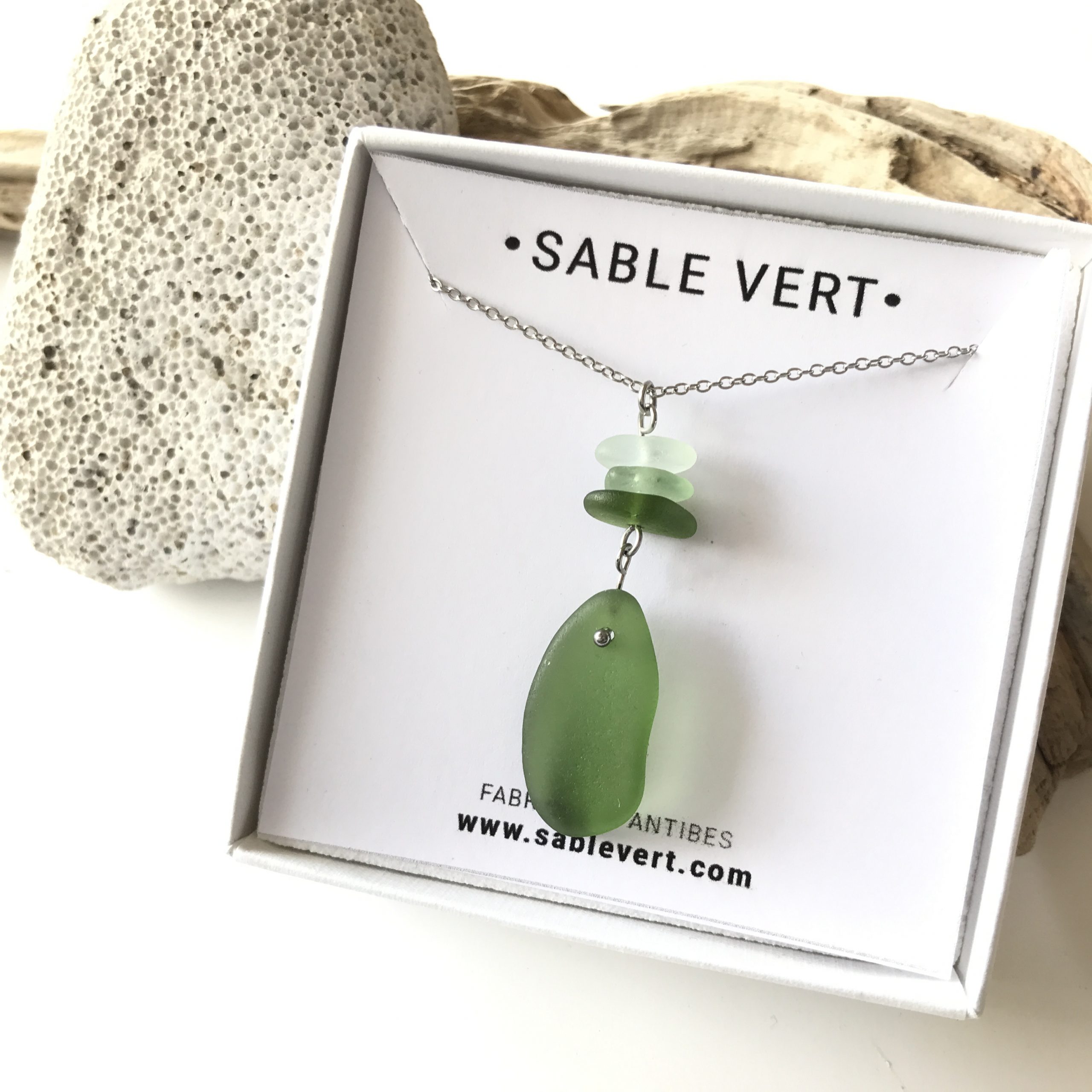SABLE VERT | Collier PRESQU'ILE - Bijou pendentif écologique en verre des plages - Fabriqué en France Antibes