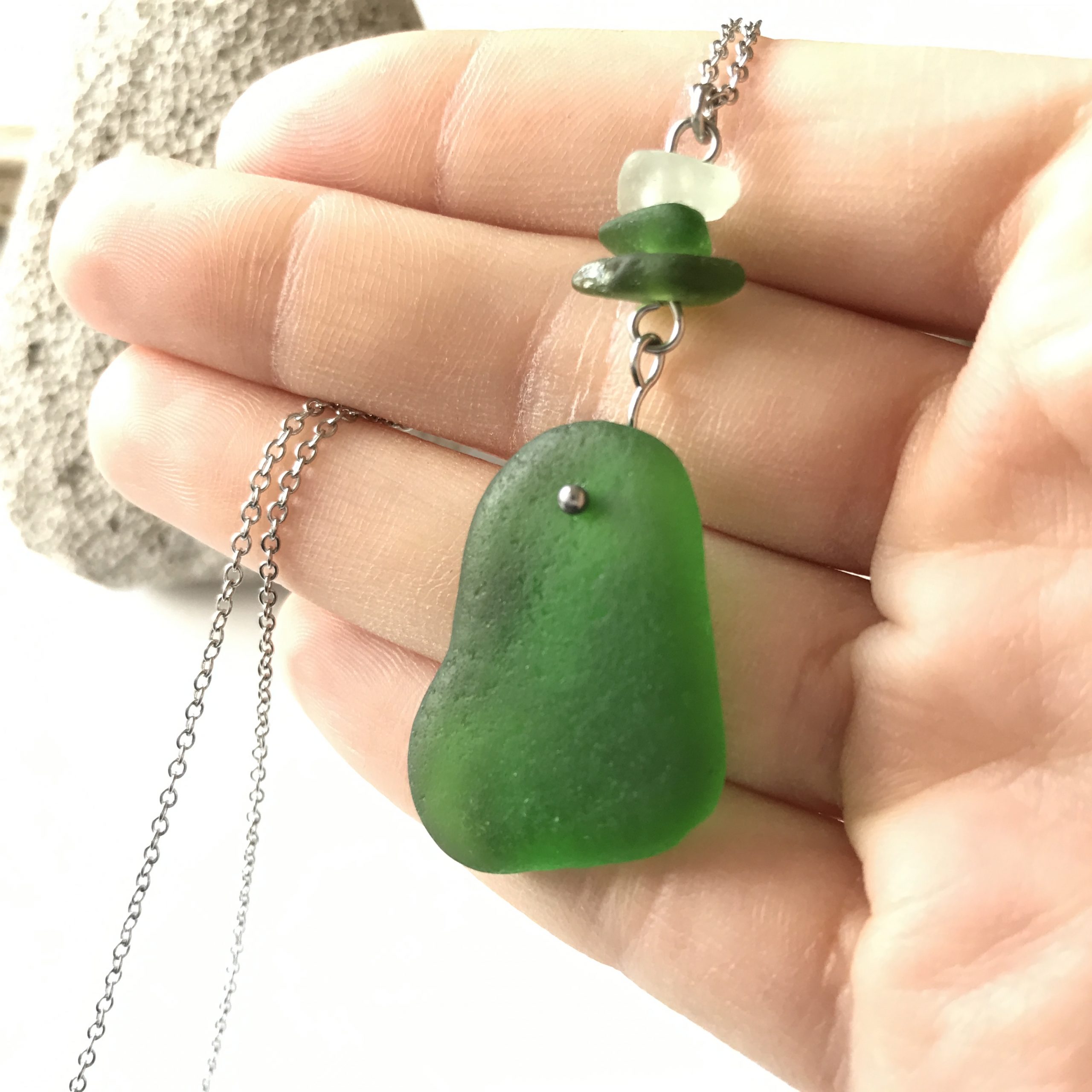 SABLE VERT | Collier PRESQU'ILE - Bijou pendentif écologique en verre des plages - Fabriqué en France Antibes