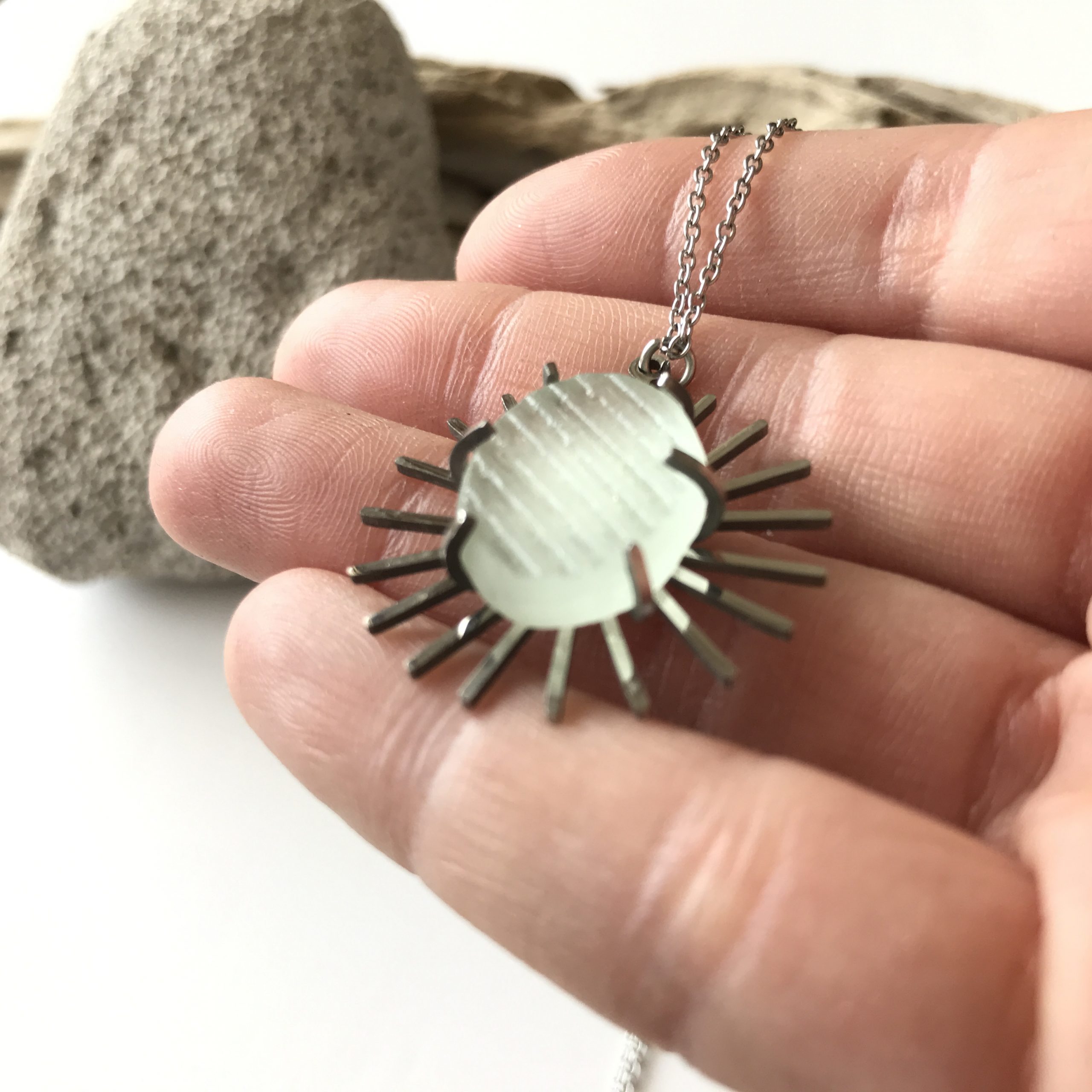 SABLE VERT | Collier SOLEIL DE MER - Bijou pendentif écologique en verre des plages - Fabriqué en France Antibes