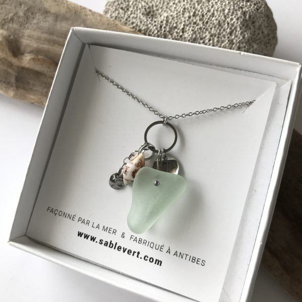 SABLE_VERT_Bijoux_Collier_Pendentif_Plage_en_verre_recycle_seaglass_IMG_8970