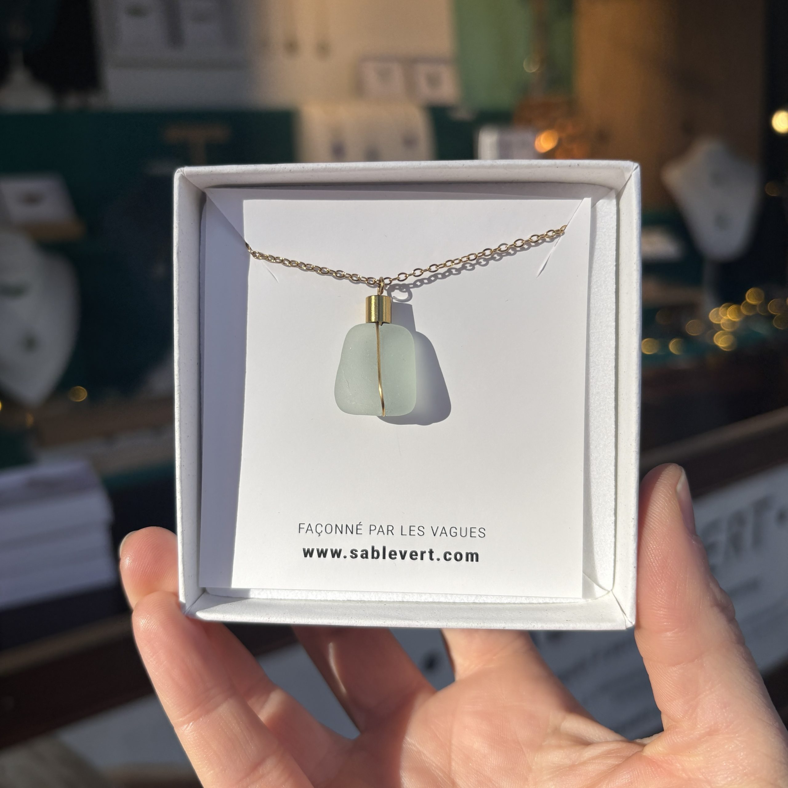 Collier doré ÎLOT Blanc