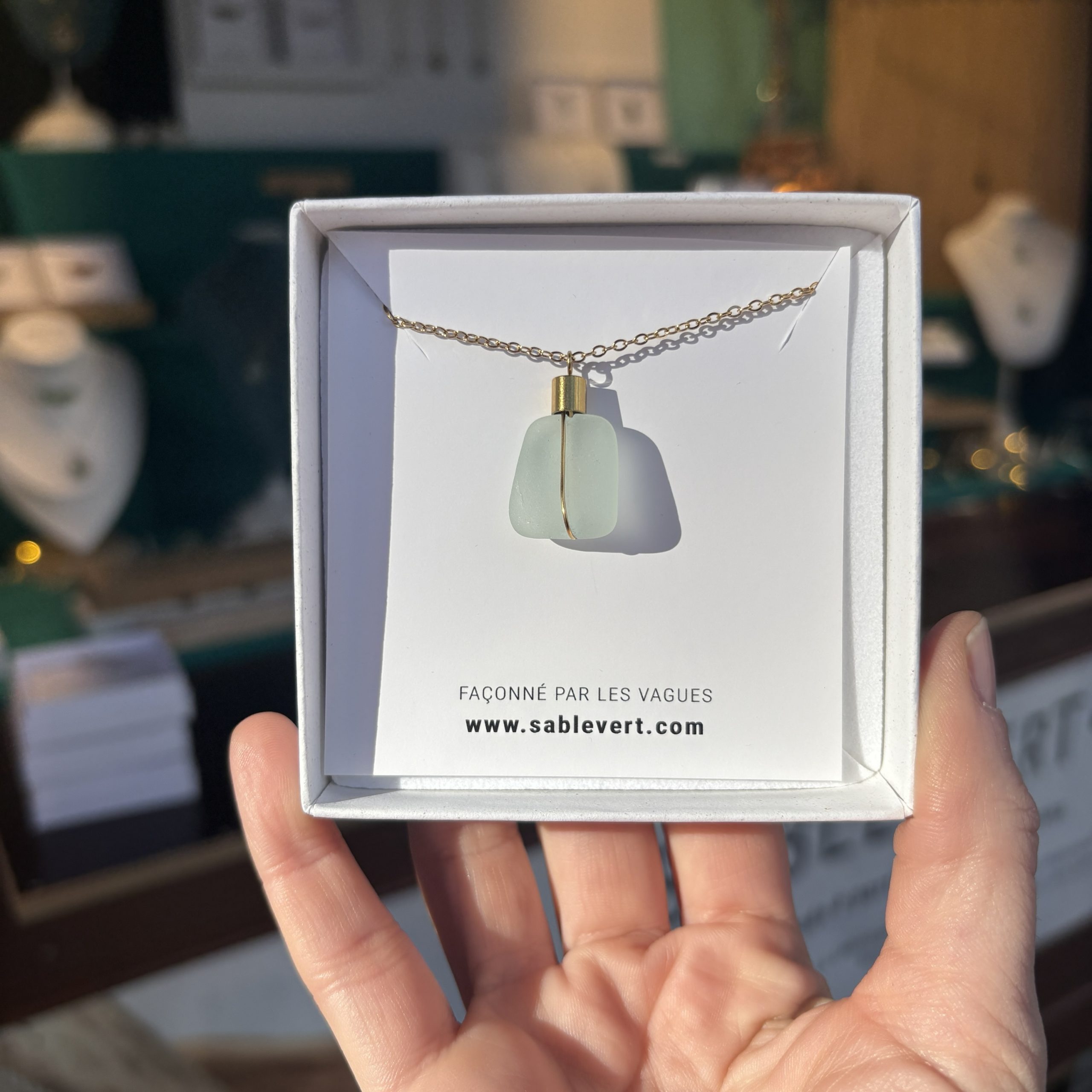 Collier doré ÎLOT Blanc – Image 2