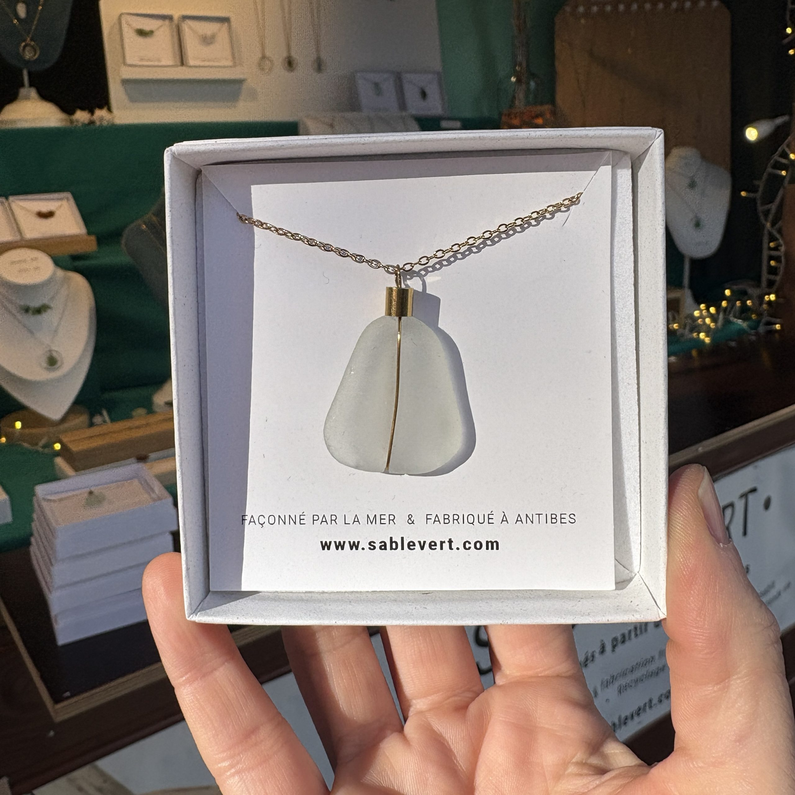 Collier doré ÎLOT Blanc