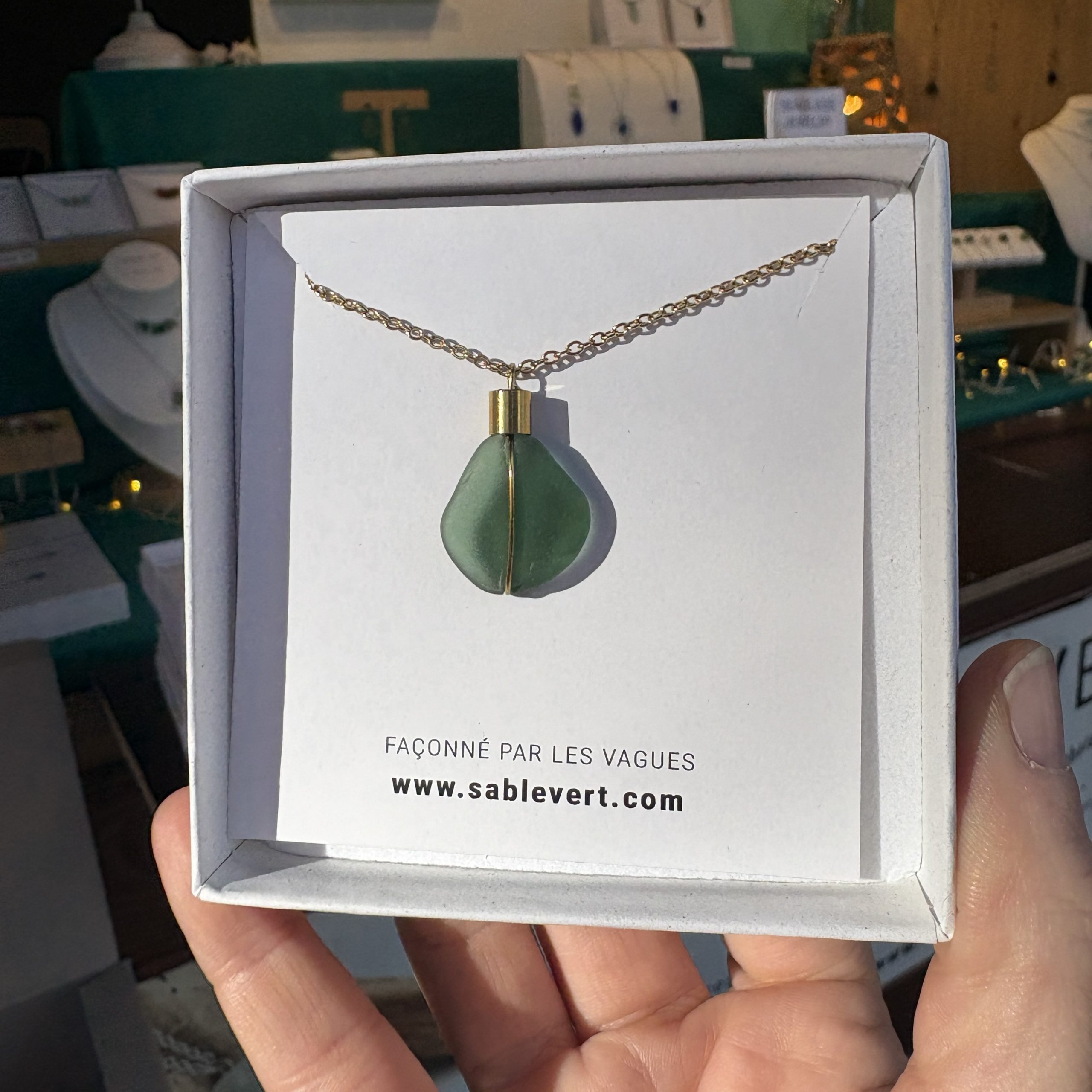 Collier doré ÎLOT Vert – Image 3
