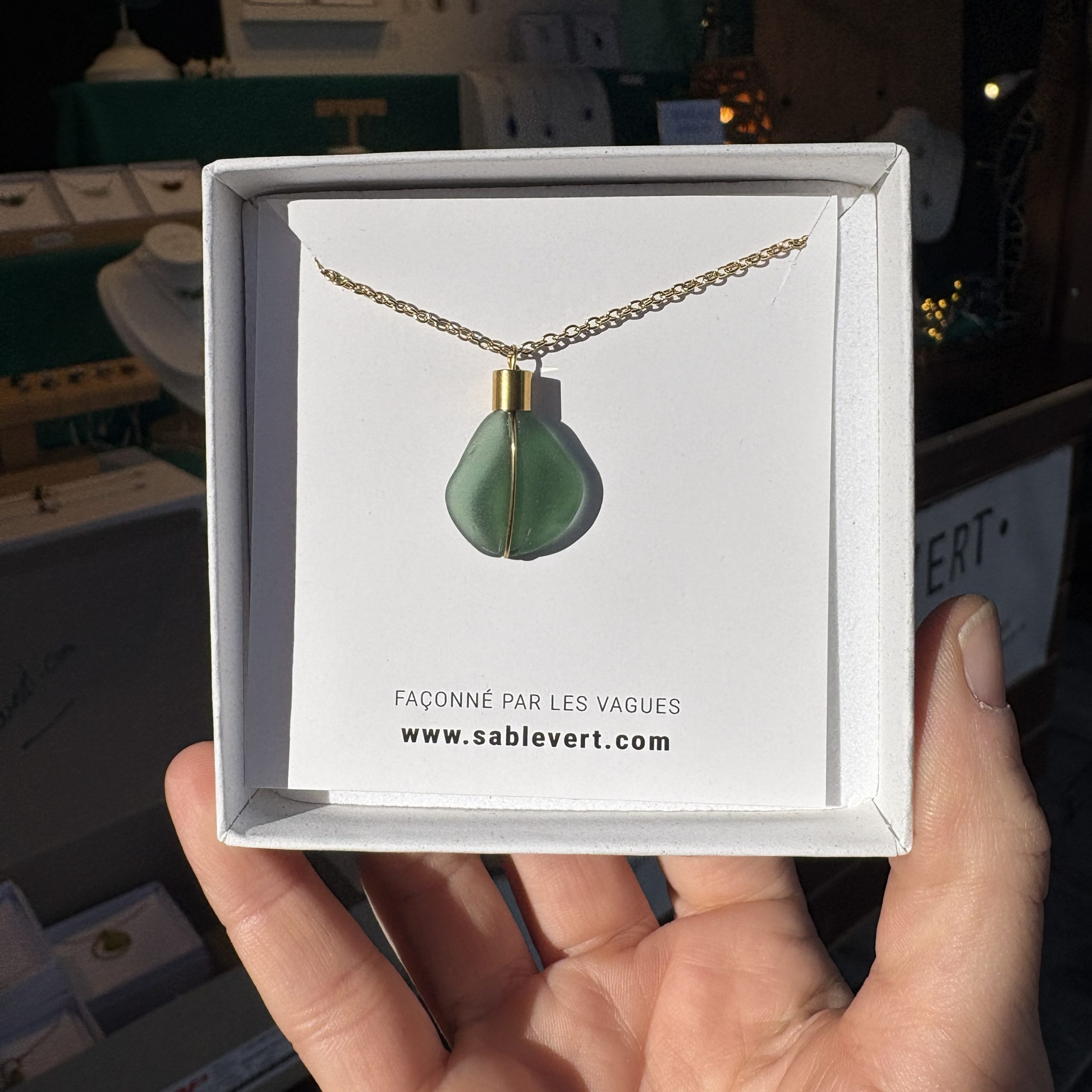 Collier doré ÎLOT Vert – Image 2